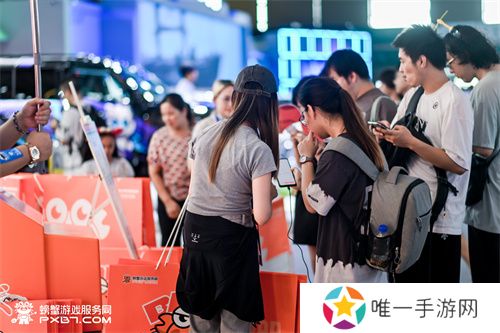 螃蟹账号反诈卷到CJ现场，一栗小莎子现身螃蟹游戏服务网展台