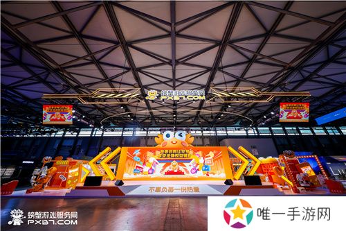 欣小萌空降CJ螃蟹游戏服务网展台热舞，开启CJ梦幻盛宴