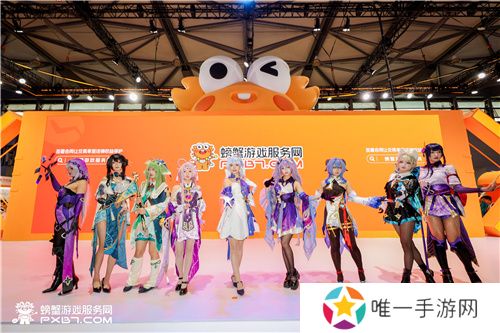 欣小萌空降CJ螃蟹游戏服务网展台热舞，开启CJ梦幻盛宴
